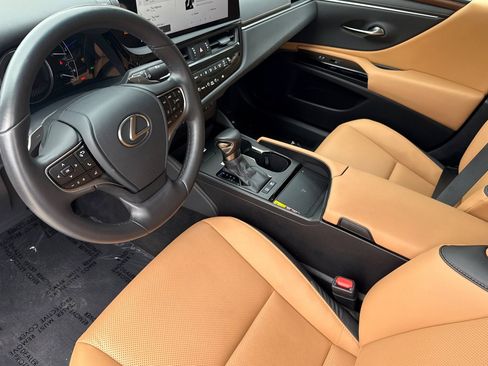 Certified 2025 Lexus ES 300h w/ Premium Package FWD image 4