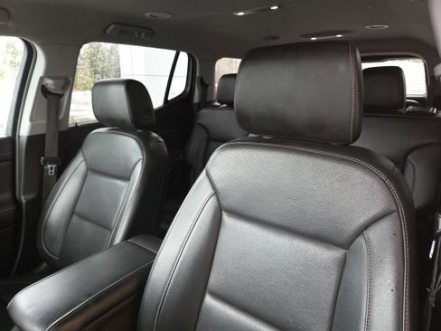 Used 2023 GMC Acadia SLT image 22