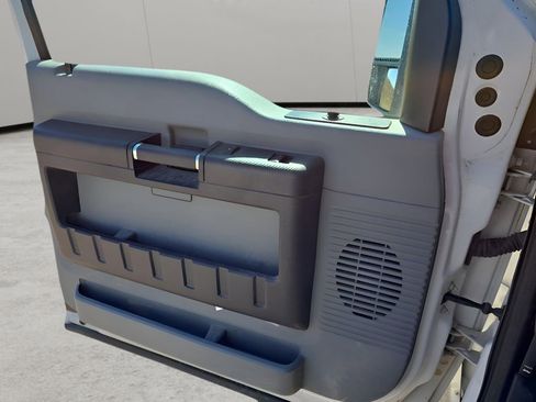 Used 2015 Ford F250 XL w/ Power Equipment Group AWD/4WD image 17