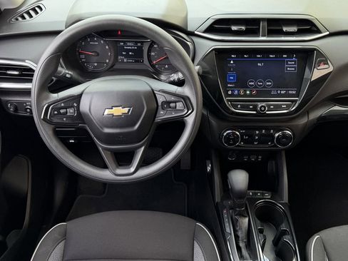 Used 2023 Chevrolet TrailBlazer LT w/ Convenience Package AWD/4WD image 12