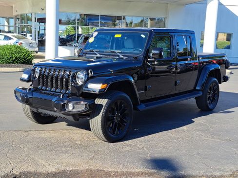 Used 2022 Jeep Gladiator Overland image 2