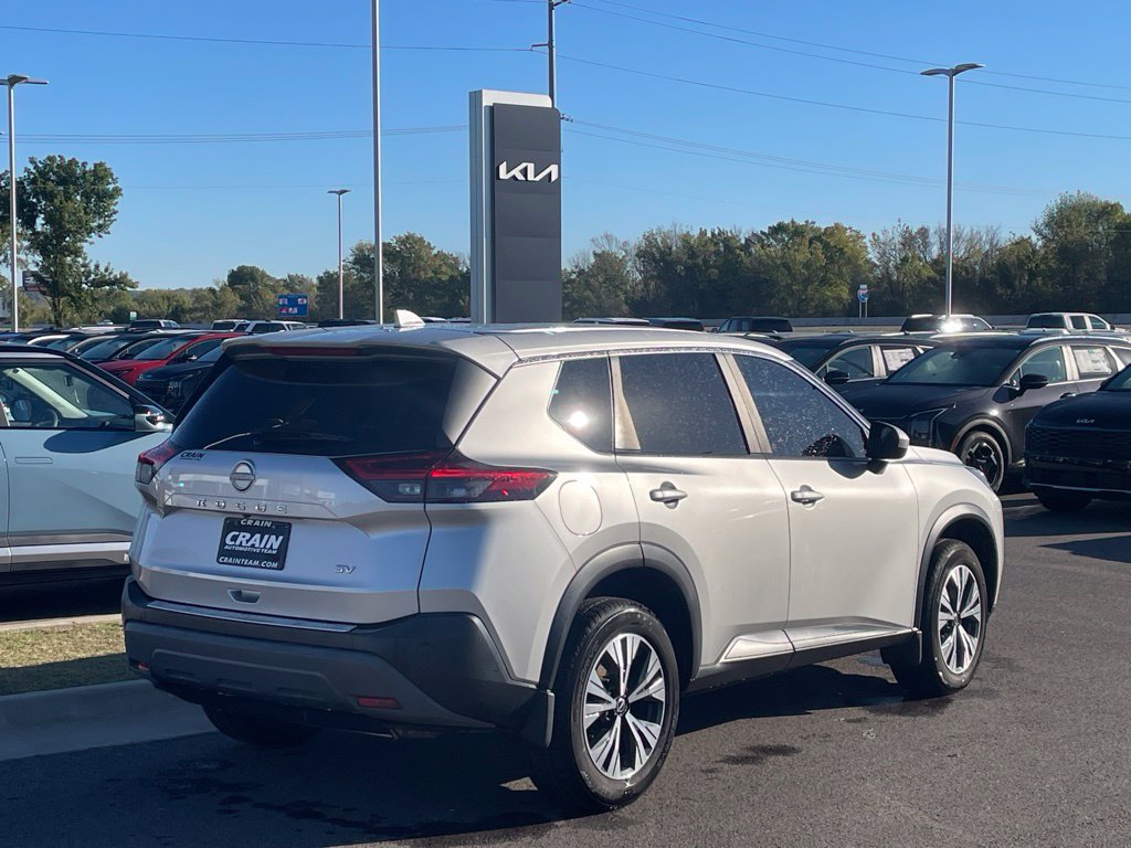 Used 2023 Nissan Rogue SV FWD image 8