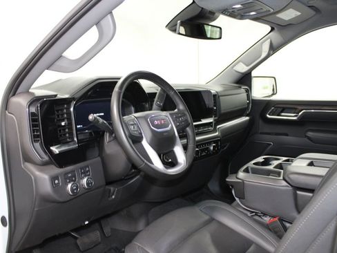 Used 2025 GMC Sierra 1500 SLT AWD/4WD image 22