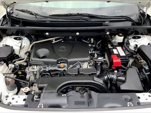 Used 2019 Toyota RAV4 LE image 31