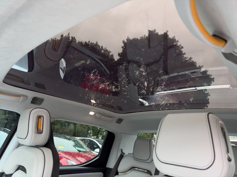 Used 2024 Rivian R1T Adventure Dual AWD/4WD image 19