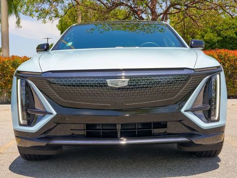 Used 2025 Cadillac Lyriq Sport image 4