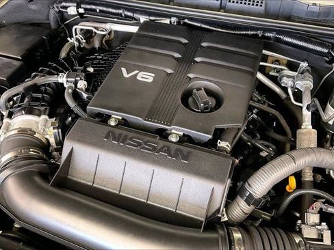 Used 2022 Nissan Frontier SV AWD/4WD image 32