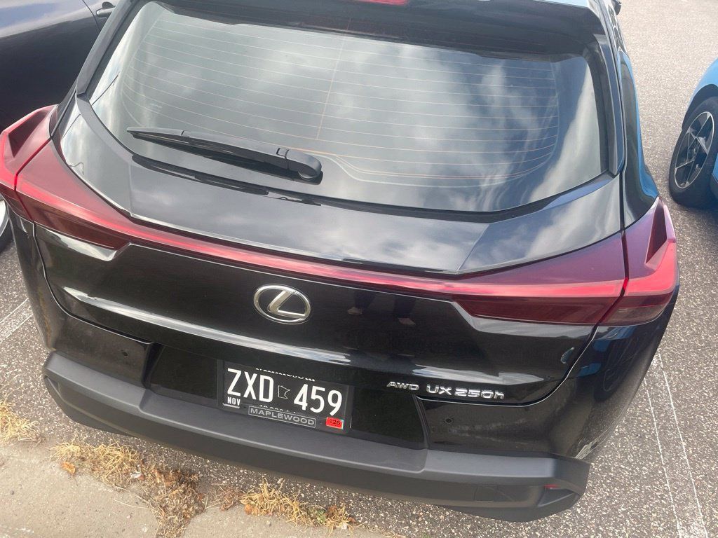 Used 2024 Lexus UX 250h AWD w/ Premium Package image 26