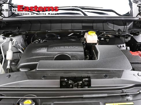Used 2024 Nissan Pathfinder Platinum w/ Black Appearance Package AWD/4WD image 7