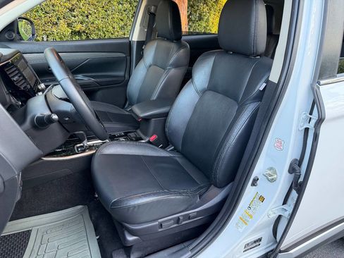 Used 2020 Mitsubishi Outlander SEL image 15