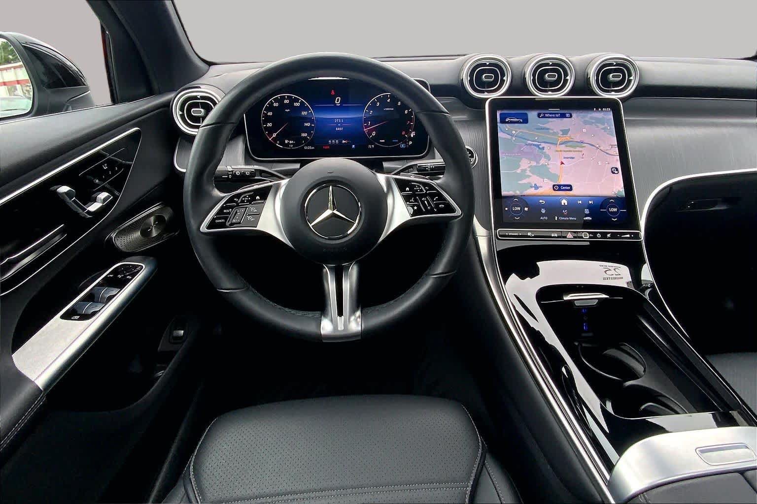Certified 2025 Mercedes-Benz GLC 300 4MATIC image 6