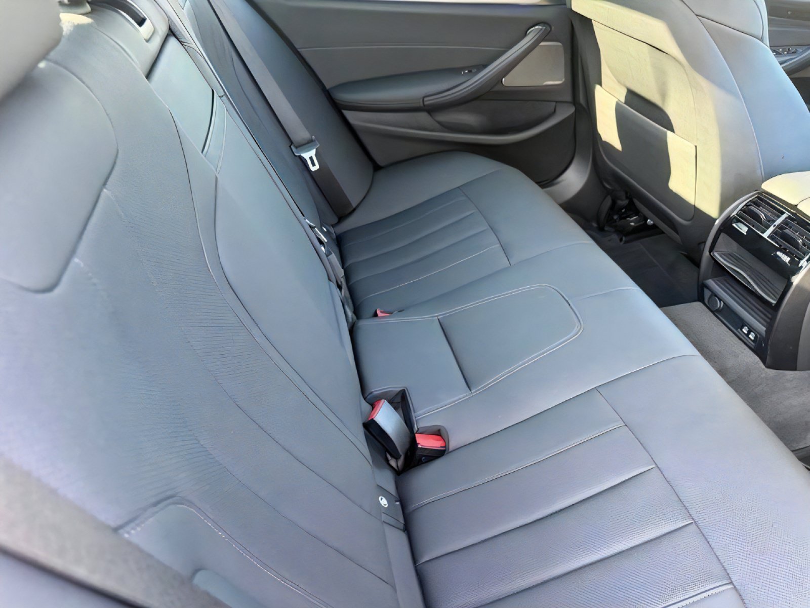 Used 2023 BMW 540i w/ Premium Package RWD image 12
