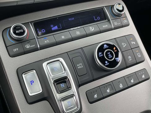 Used 2022 Hyundai Palisade Calligraphy image 25