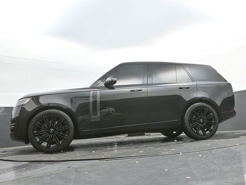 Used 2023 Land Rover Range Rover SE image 34