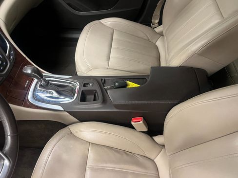 Used 2016 Buick Regal FWD image 21