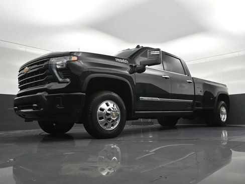 Used 2026 Chevrolet Silverado 3500 High Country w/ High Country Premium Package AWD/4WD image 25