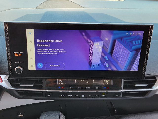 Used 2026 Toyota Sienna XLE FWD image 12