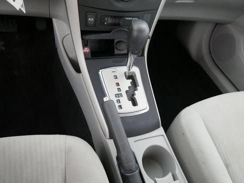 Used 2010 Toyota Corolla LE image 24