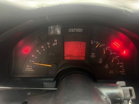 Used 1995 Chevrolet Corvette Coupe RWD image 21