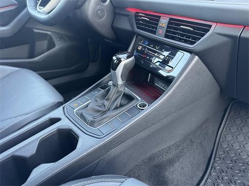 Used 2025 Volkswagen Jetta SEL image 29