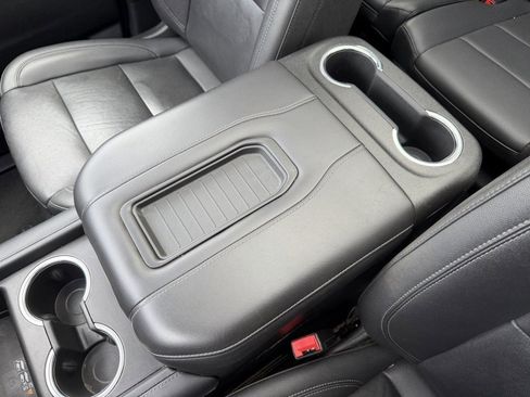 Used 2022 Chevrolet Suburban LT w/ LT Signature Package image 27