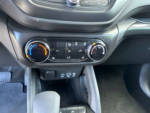 Used 2023 Chevrolet TrailBlazer LT FWD image 13