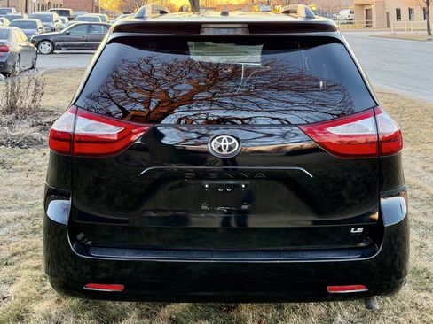 Used 2015 Toyota Sienna LE image 8