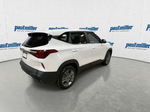 Used 2022 Kia Seltos LX image 11