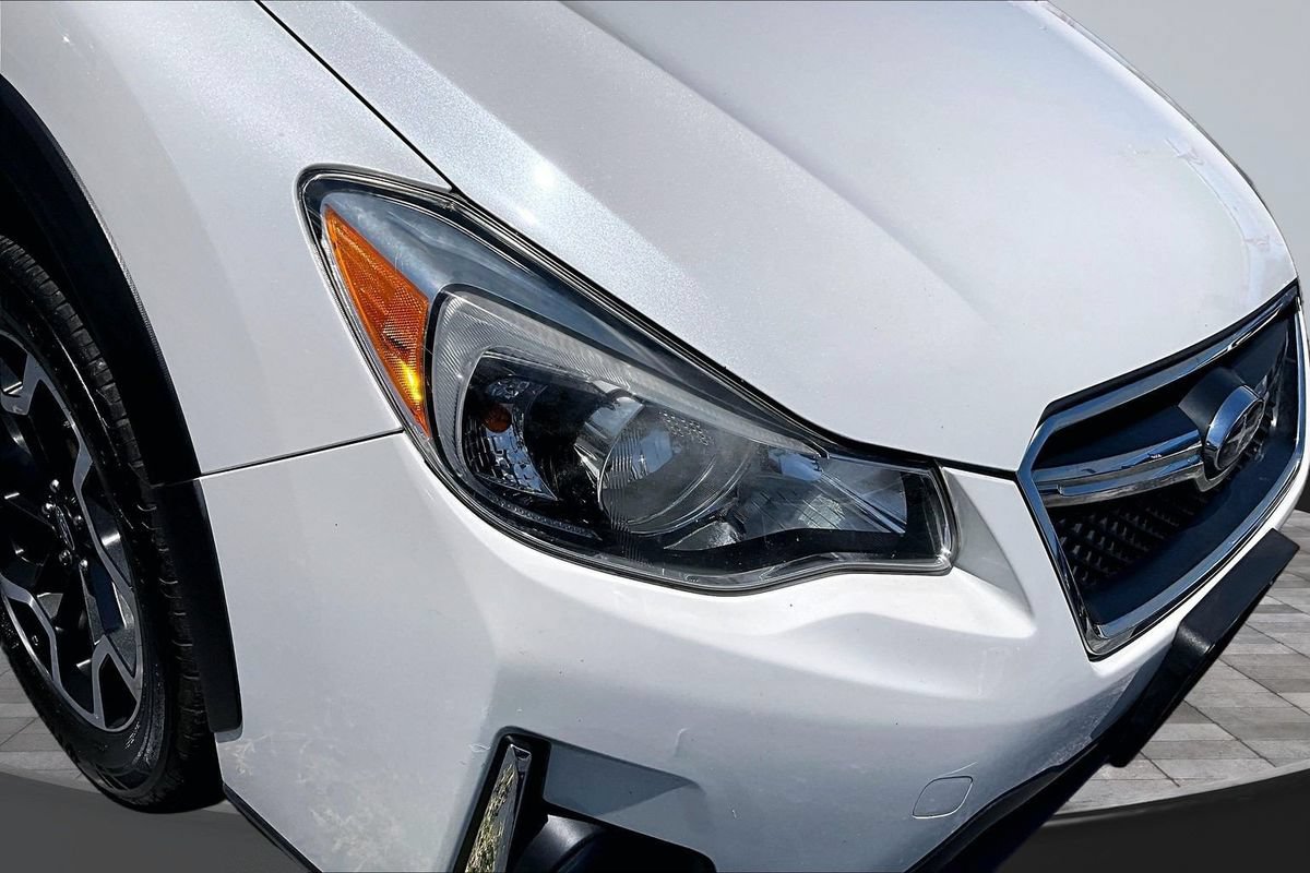 Used 2017 Subaru Crosstrek 2.0i Premium w/ Moonroof Package AWD/4WD image 34