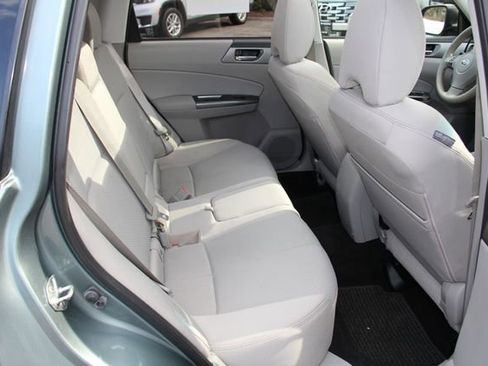 Used 2012 Subaru Forester 2.5X Premium w/ All-Weather Pkg image 29