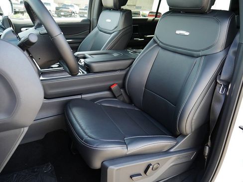 New 2027 Ford Expedition Platinum w/ Stealth Performance Package AWD/4WD image 13