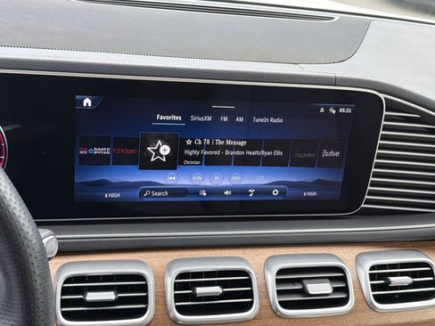 Used 2024 Mercedes-Benz GLS 450 4MATIC image 18