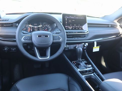 New 2026 Jeep Compass Latitude image 2