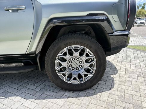 Used 2024 GMC Hummer EV 3X AWD/4WD image 12