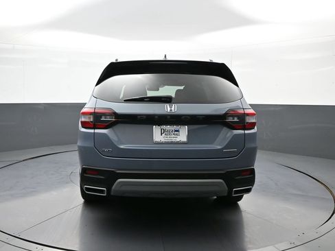 Certified 2024 Honda Pilot Touring image 7