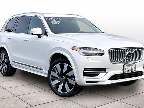 Used 2023 Volvo XC90 T8 Ultimate image 2