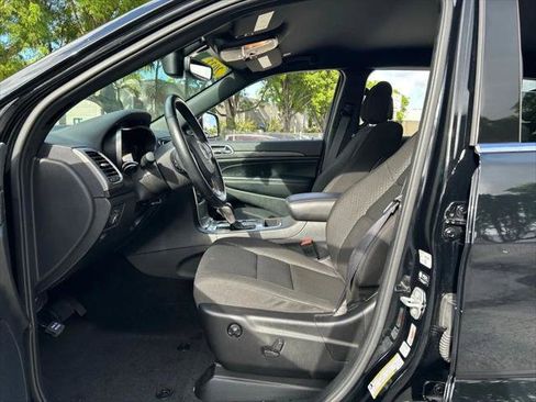 Certified 2022 Jeep Grand Cherokee Laredo E RWD image 17