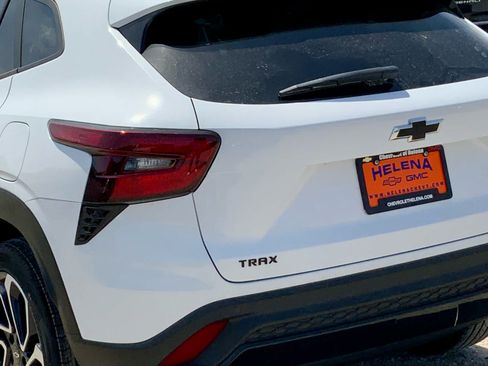 New 2026 Chevrolet Trax RS w/ Sunroof Package FWD image 13