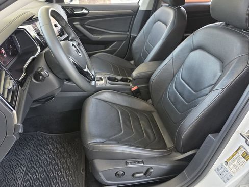 Used 2020 Volkswagen Jetta SEL Premium image 10