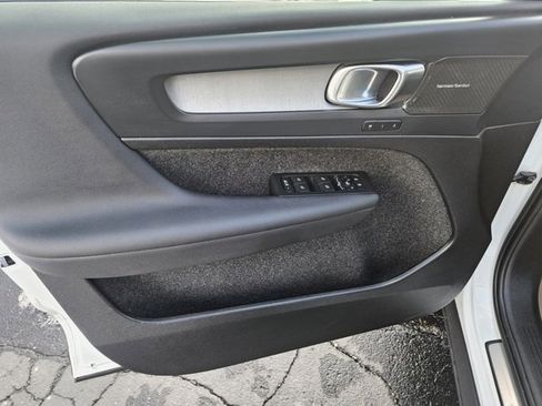 Used 2024 Volvo XC40 B5 Ultimate w/ Protection Package Premier image 22