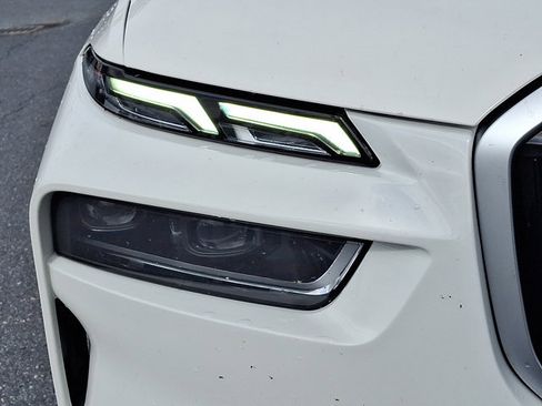 Used 2026 BMW X7 xDrive40i image 9