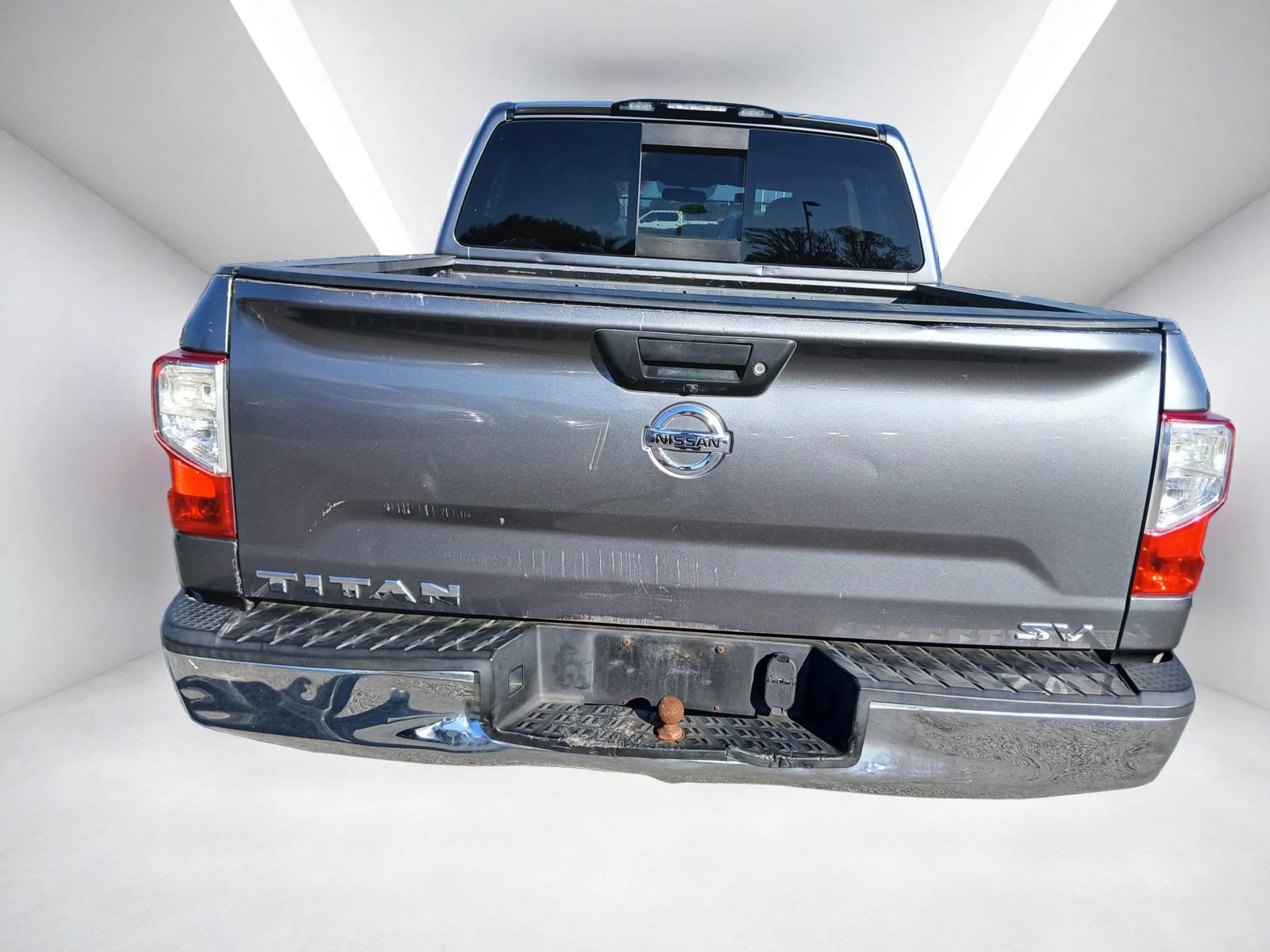 Used 2018 Nissan Titan SV RWD image 6