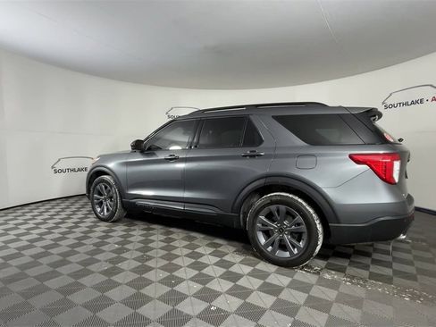 Used 2023 Ford Explorer XLT w/ Equipment Group 202A image 6