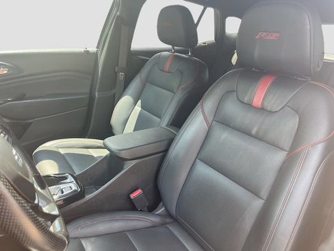 Used 2024 Chevrolet Trax RS w/ Sunroof Package FWD image 20