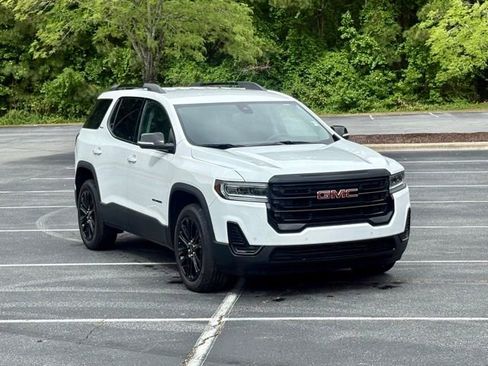 Used 2023 GMC Acadia SLE w/ Driver Convenience Package FWD image 11