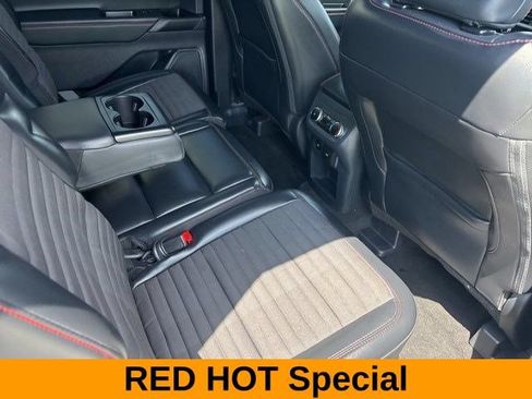 Used 2025 Ford Explorer ST-Line w/ ST-Line Street Pack AWD/4WD image 38