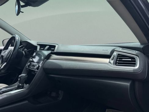 Used 2019 Honda Civic EX image 18