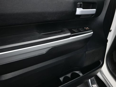 Used 2017 Toyota Tundra SR5 RWD image 11