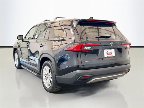 New 2026 Toyota Grand Highlander Platinum image 6