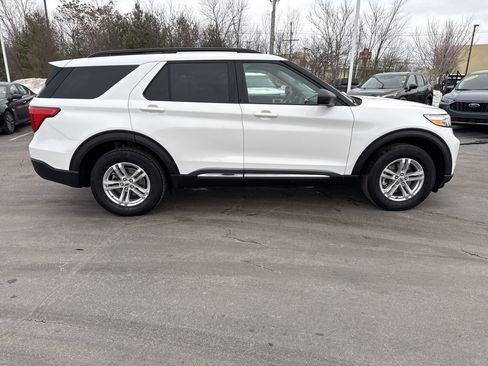Used 2022 Ford Explorer XLT w/ Equipment Group 202A image 10